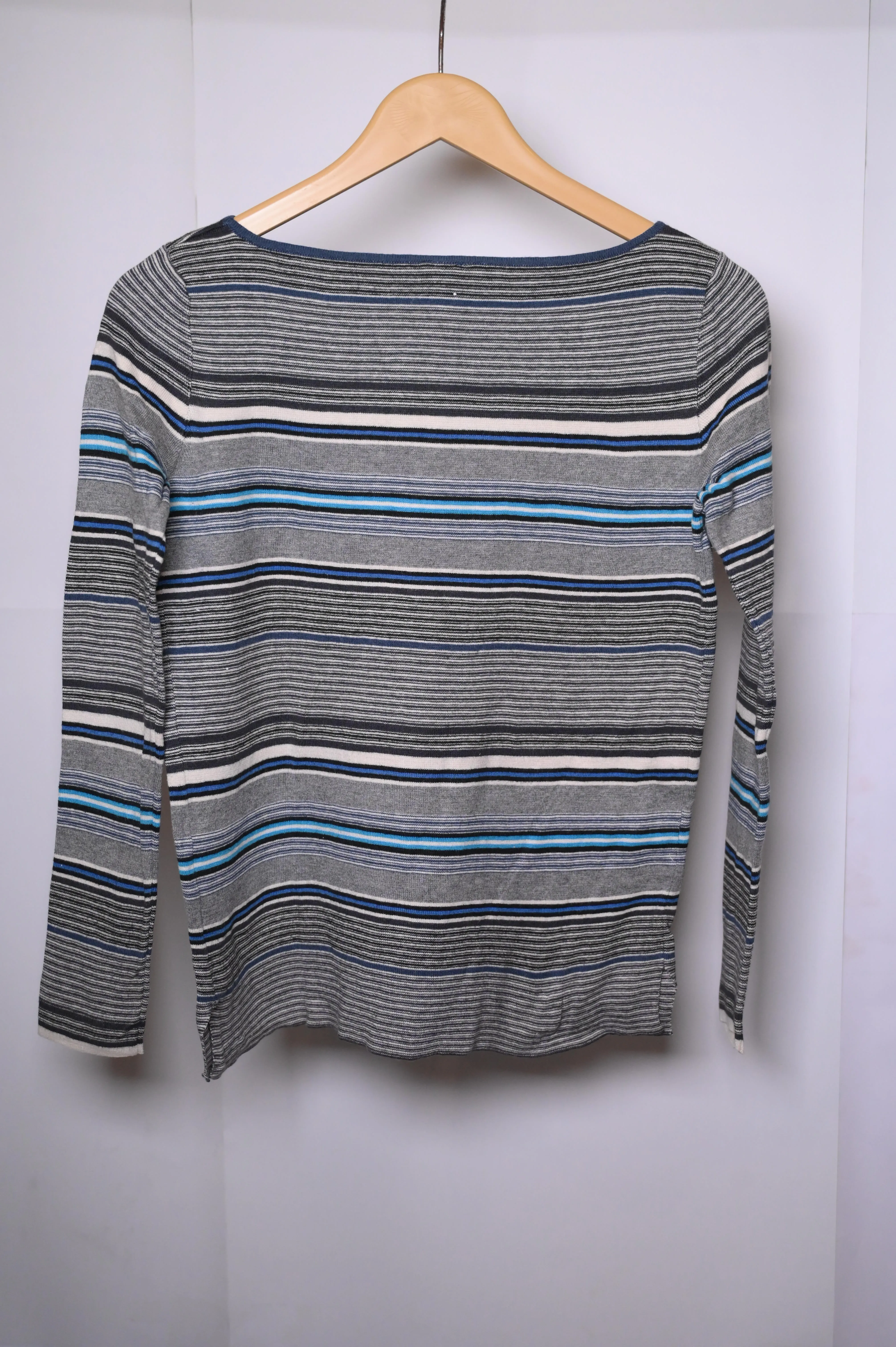 GAP Grey Sweatshirt - Small