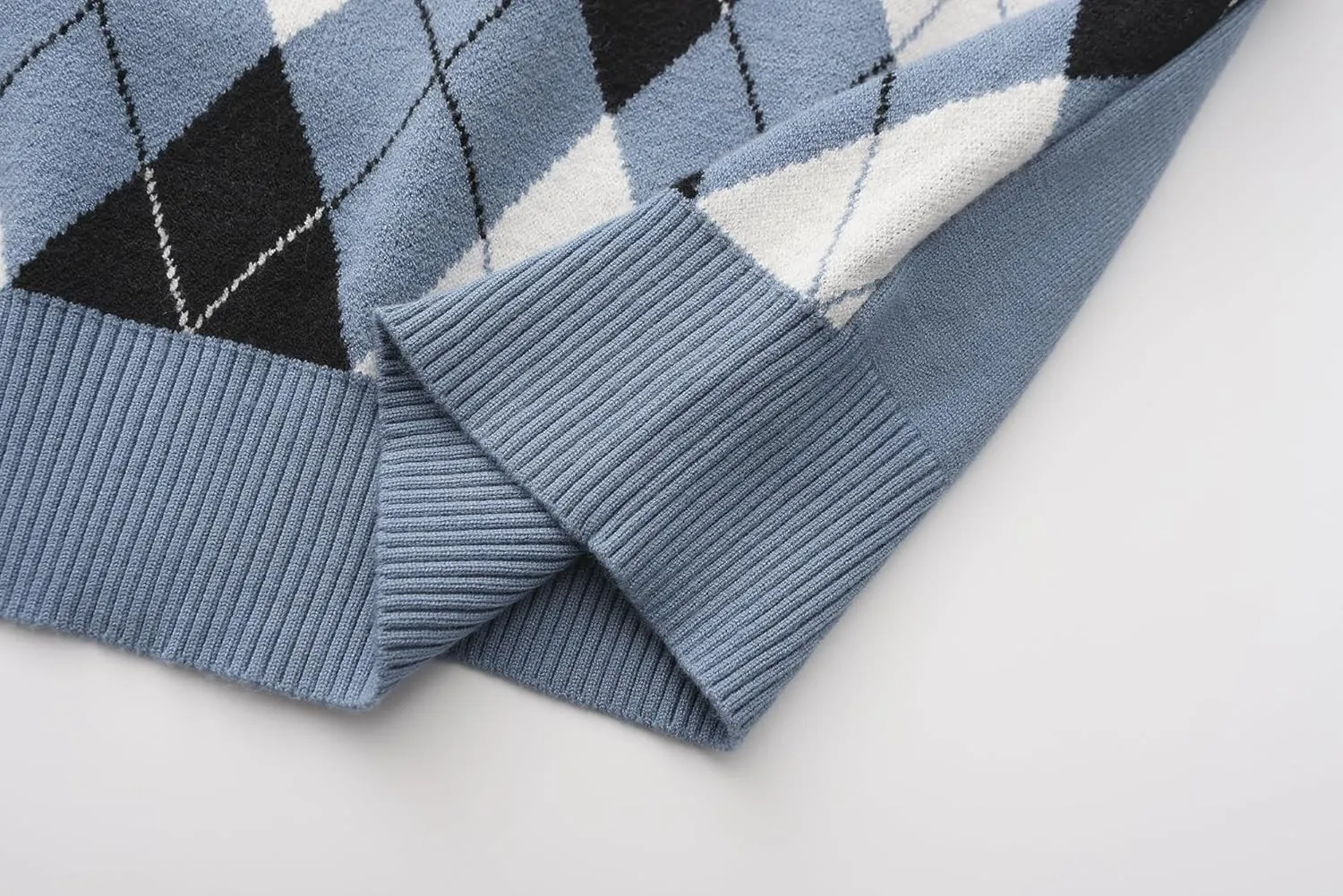 Men's Wool Blend Plaid Sweater V Neck Knitted Long Sleeve Argyle Pullover for Casual Or Dressy Wear
