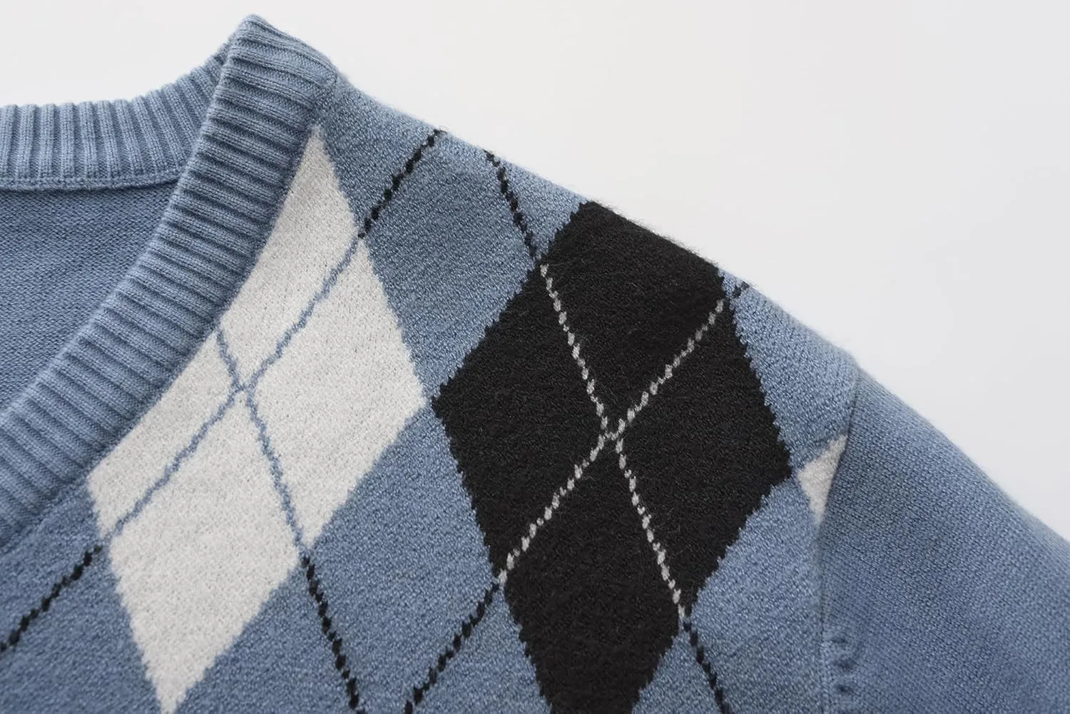 Men's Wool Blend Plaid Sweater V Neck Knitted Long Sleeve Argyle Pullover for Casual Or Dressy Wear